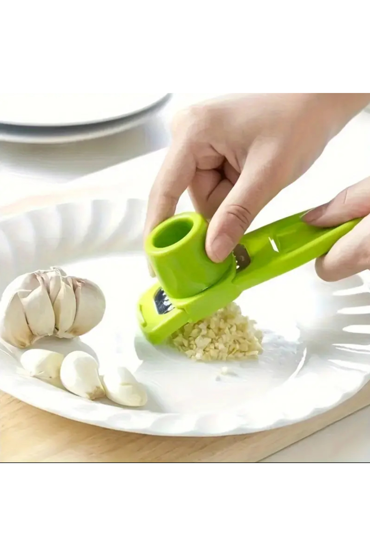 Manuel Sarımsak Presi ve Öğütücü – Kaymaz Tabanlı, Paslanmaz Çelik Bıçaklı