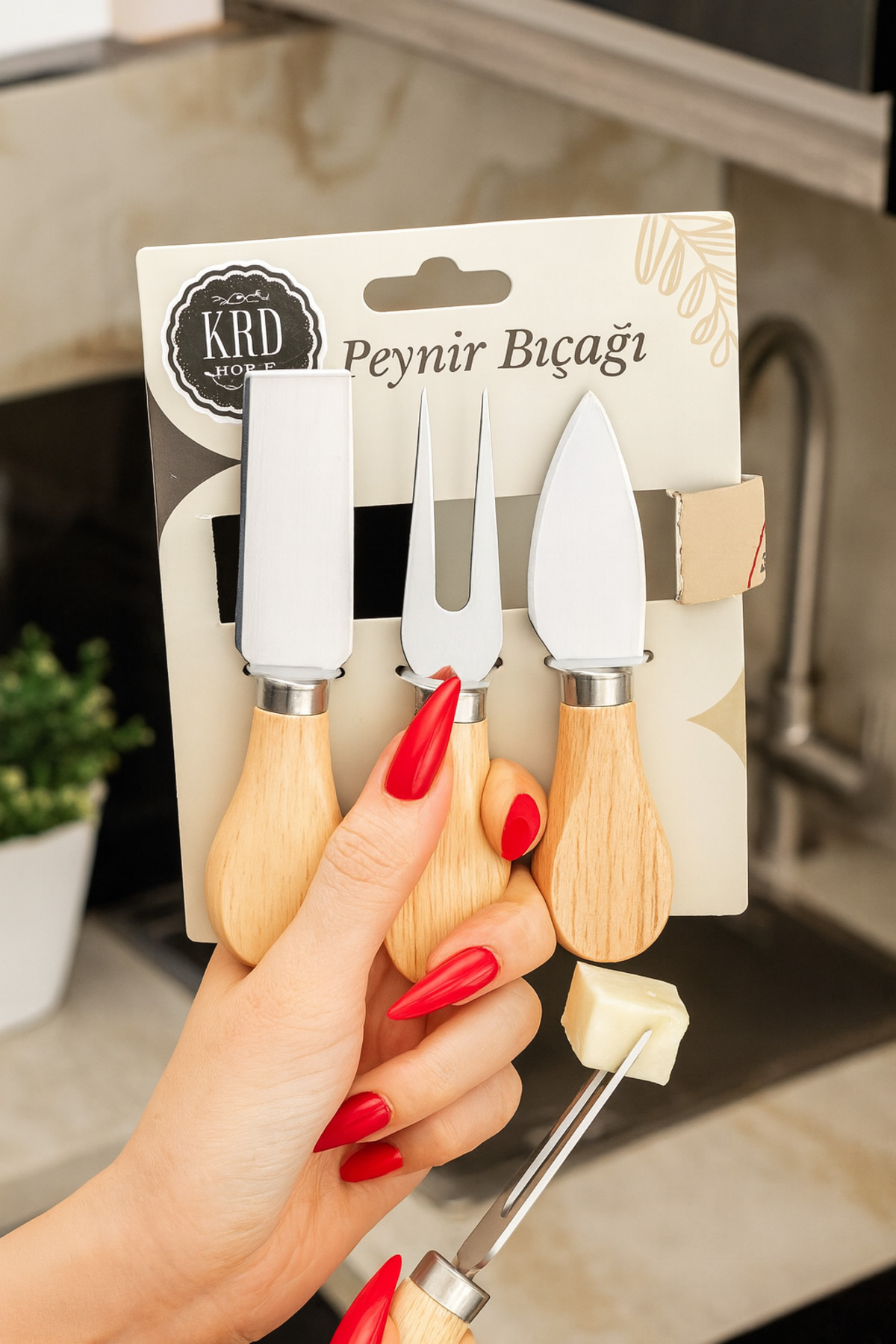 Ahşap Saplı 3’lü Paslanmaz Çelik Peynir Bıçağı Seti – Şık ve Kullanışlı