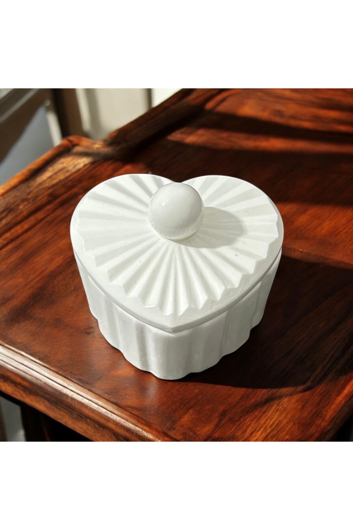 Kalp Şeklinde Dekoratif Masaüstü Organizer – (8x7x4 cm) Şık Saklama Kutusu