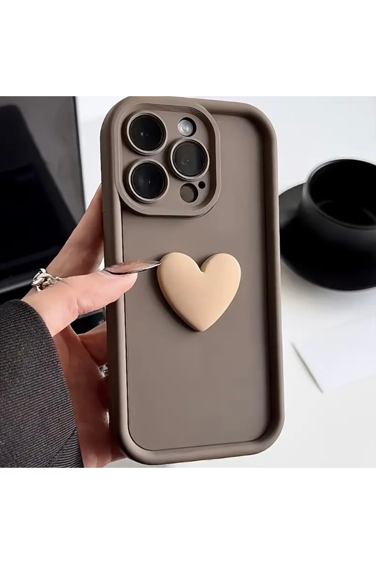 iPhone 14 Pro Max - Üç Boyutlu Kalp Desenli Şık Telefon Kılıfı